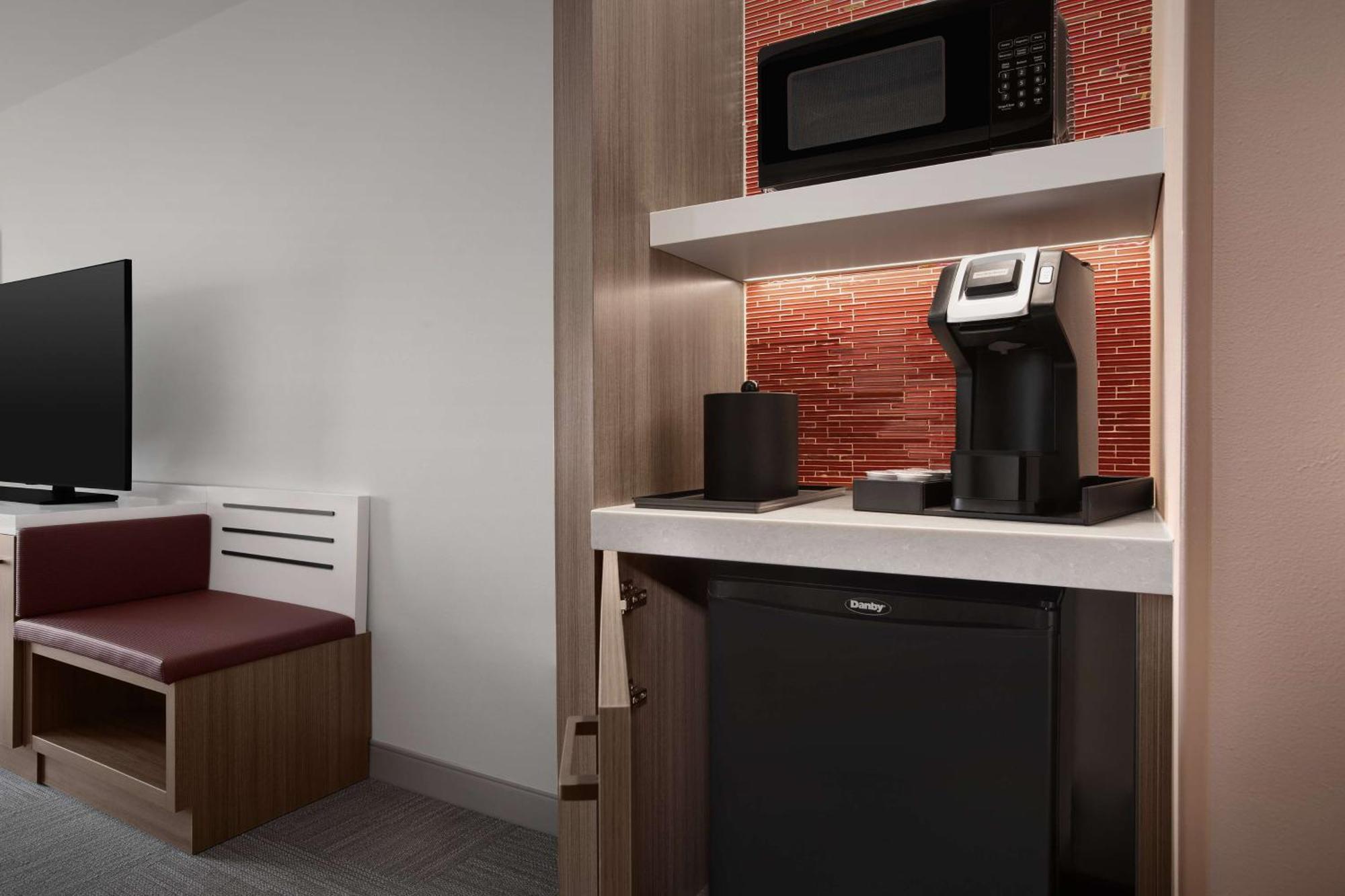 Hilton Garden Inn Denver Airport Tower Road Екстериор снимка