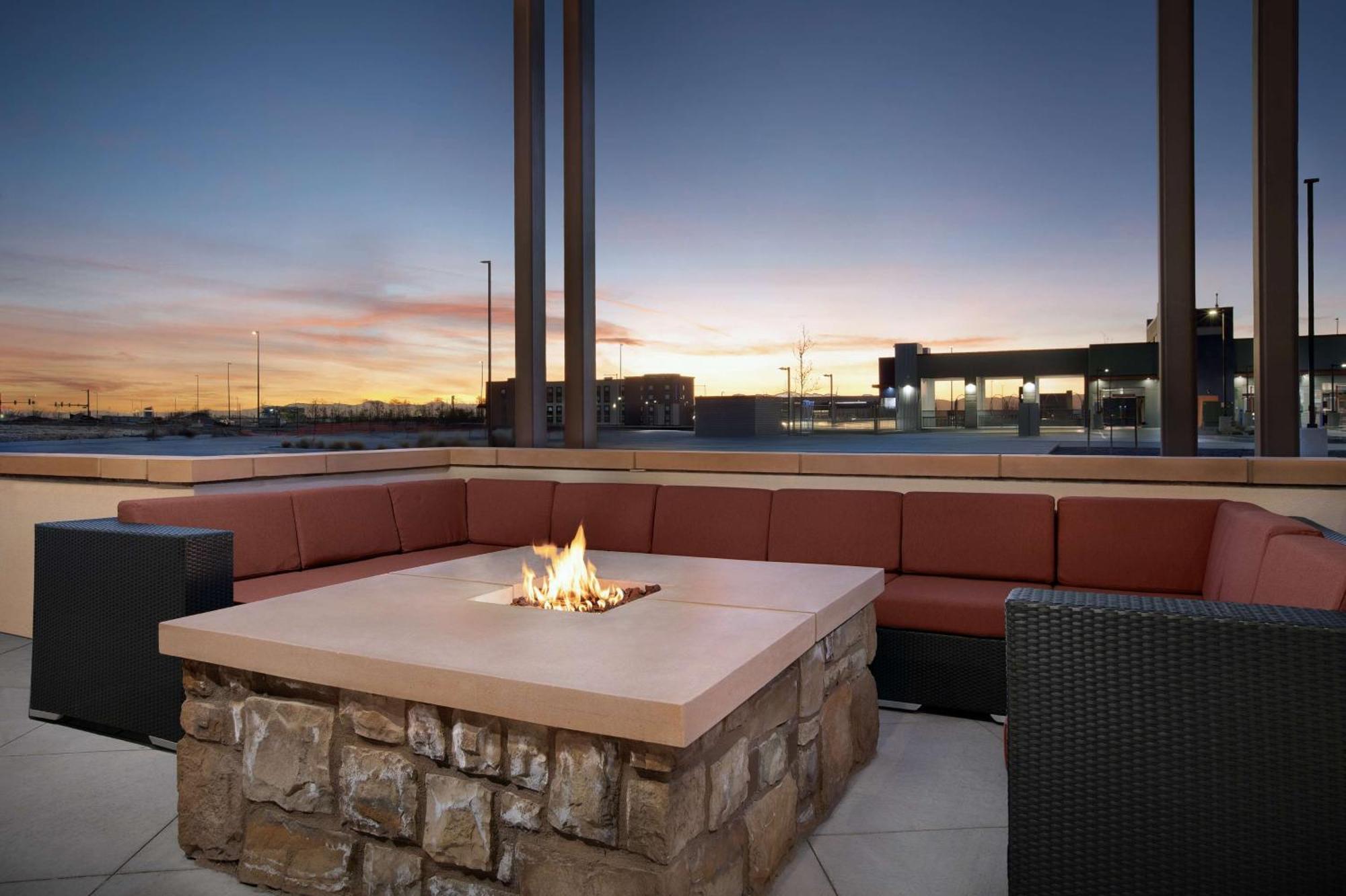 Hilton Garden Inn Denver Airport Tower Road Екстериор снимка